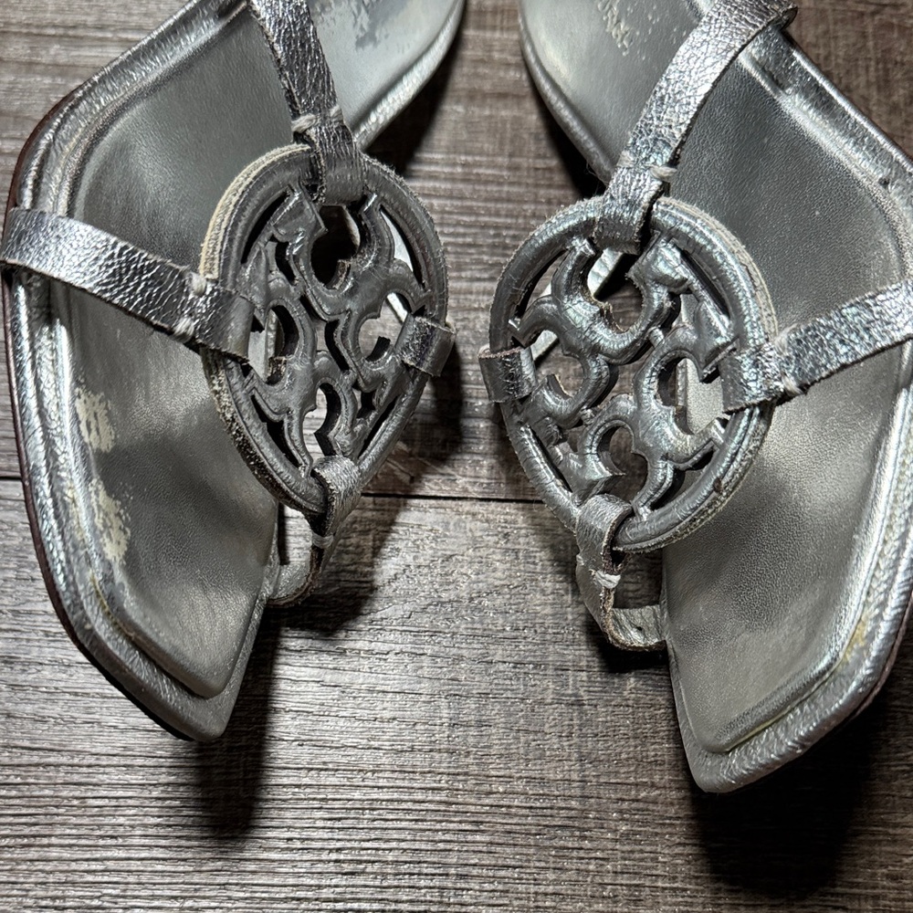 Tory Burch Miller Bombé Low Heel Sandals in metallic silver leather - Picture 4 of 13